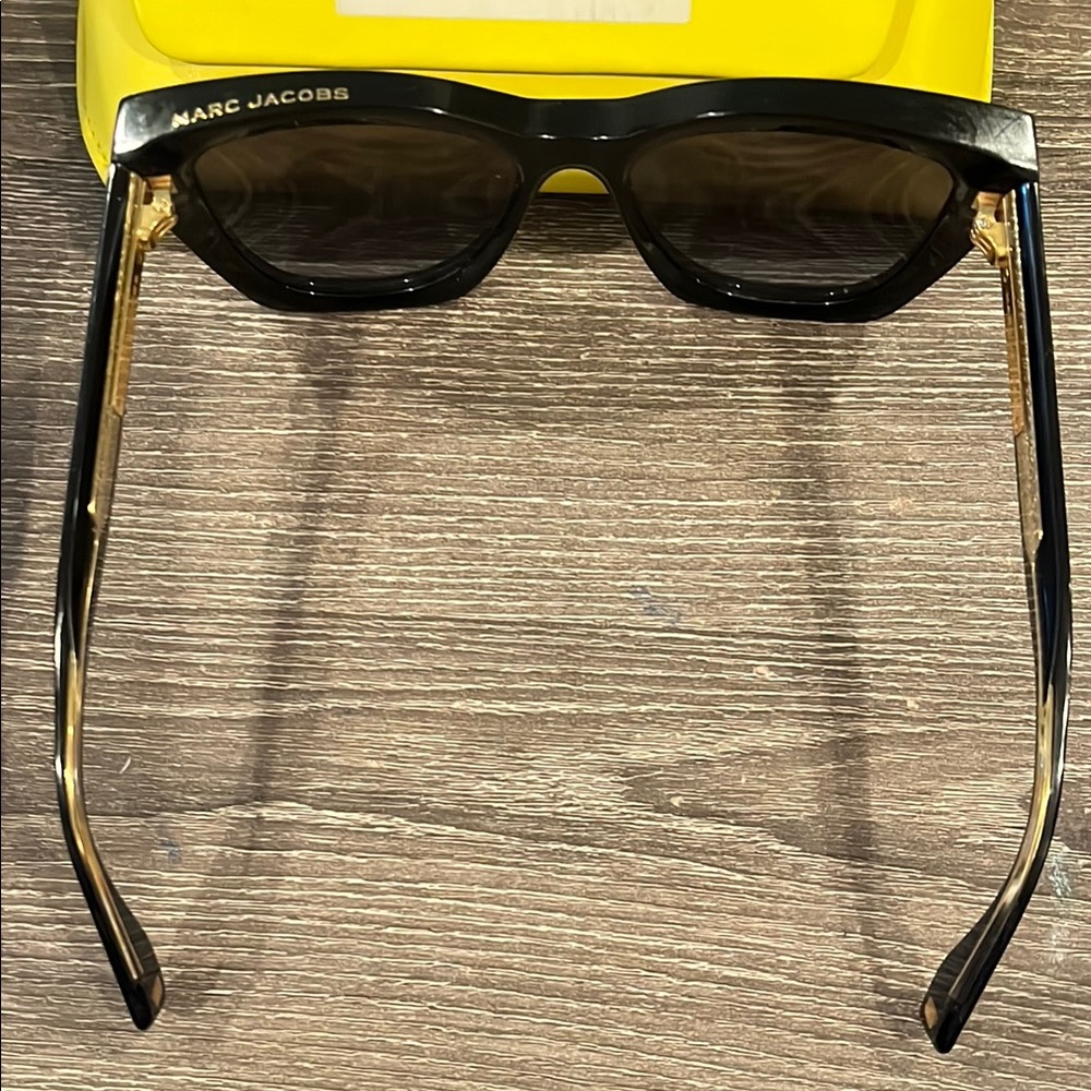 Marc Jacobs Icon Edge Oversized Sunglasses - Picture 4 of 4